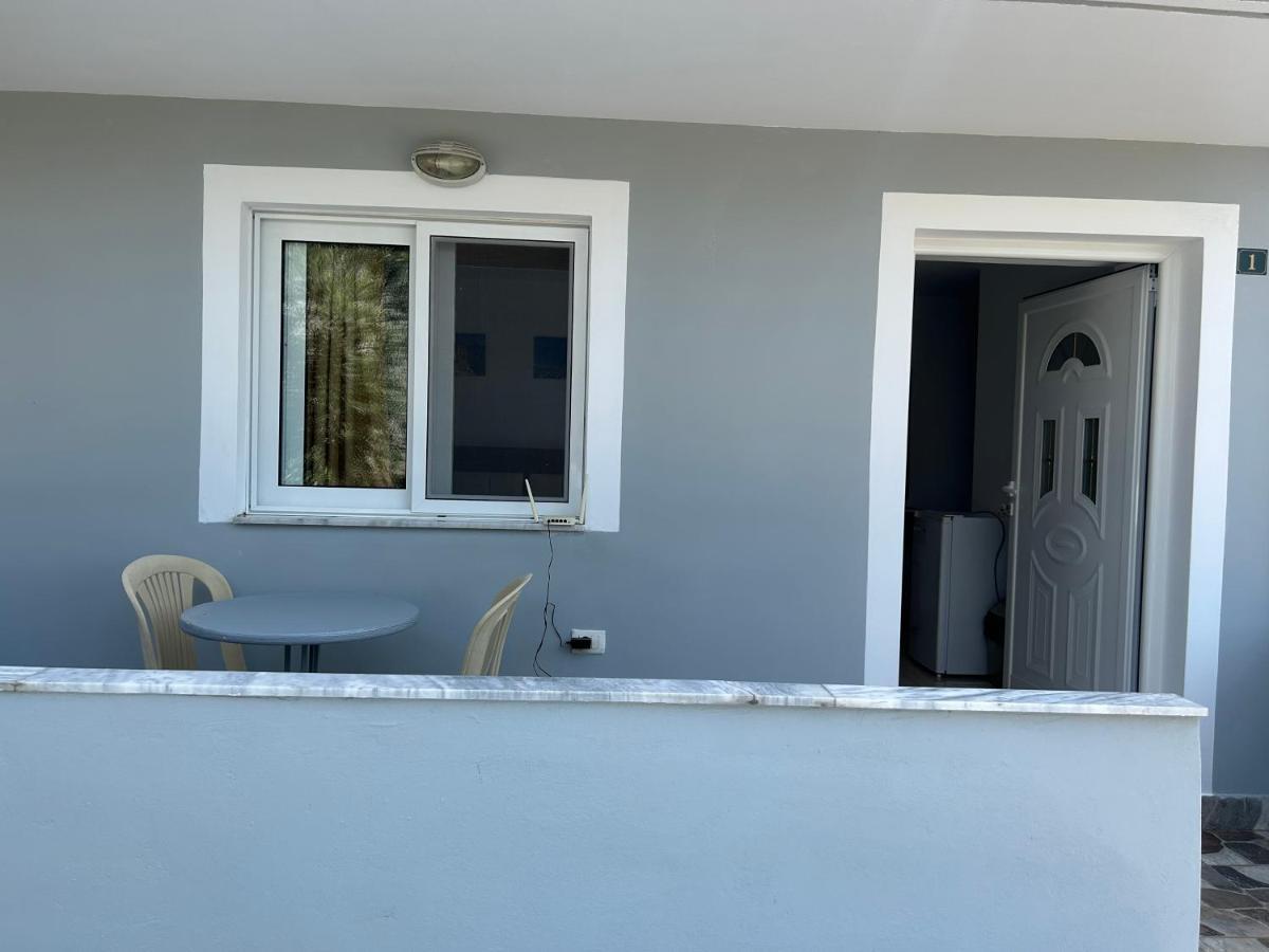 Eri Rooms Sarande Exterior photo